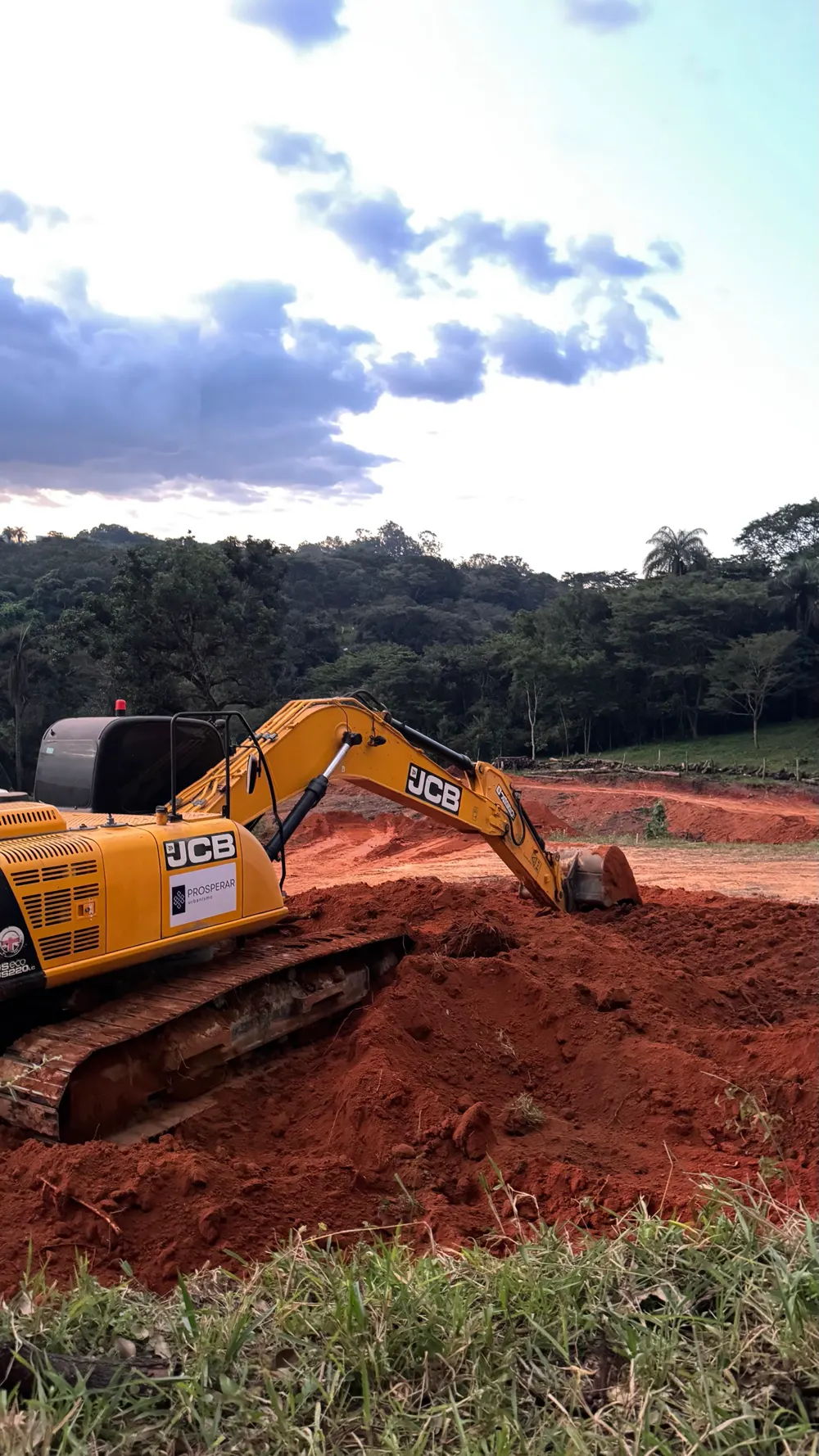 Escavadeira JCB da Prosperar